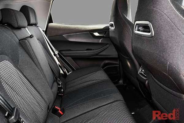 2026 Chery Tiggo 4 Hybrid Urban thumb-8