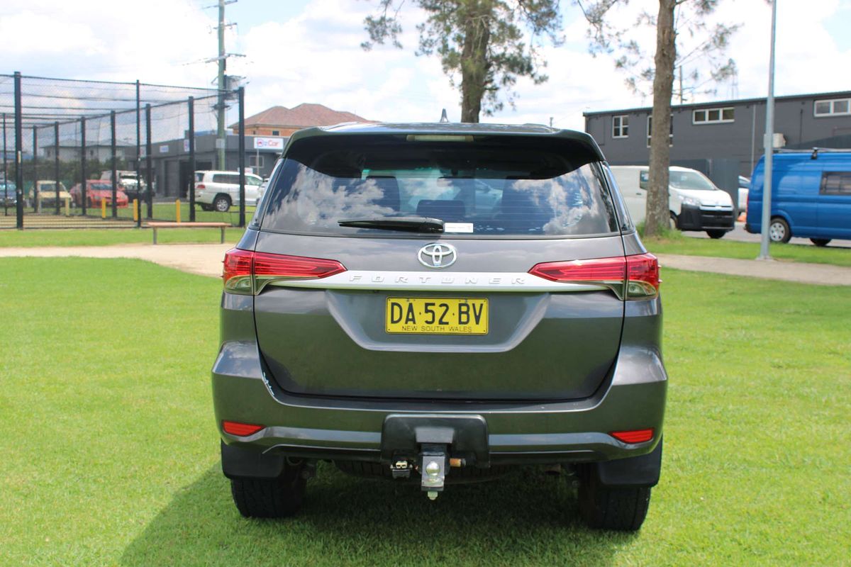 Fortuner GX 2.8L T Diesel Automatic Wagon 1Y17090 001