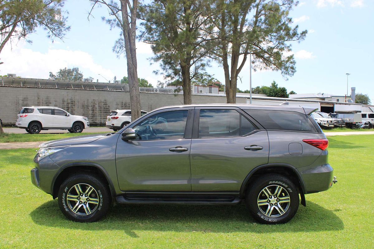 Fortuner GX 2.8L T Diesel Automatic Wagon 1Y17090 001