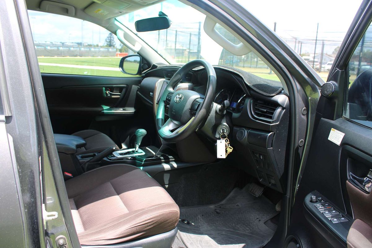 Fortuner GX 2.8L T Diesel Automatic Wagon 1Y17090 001