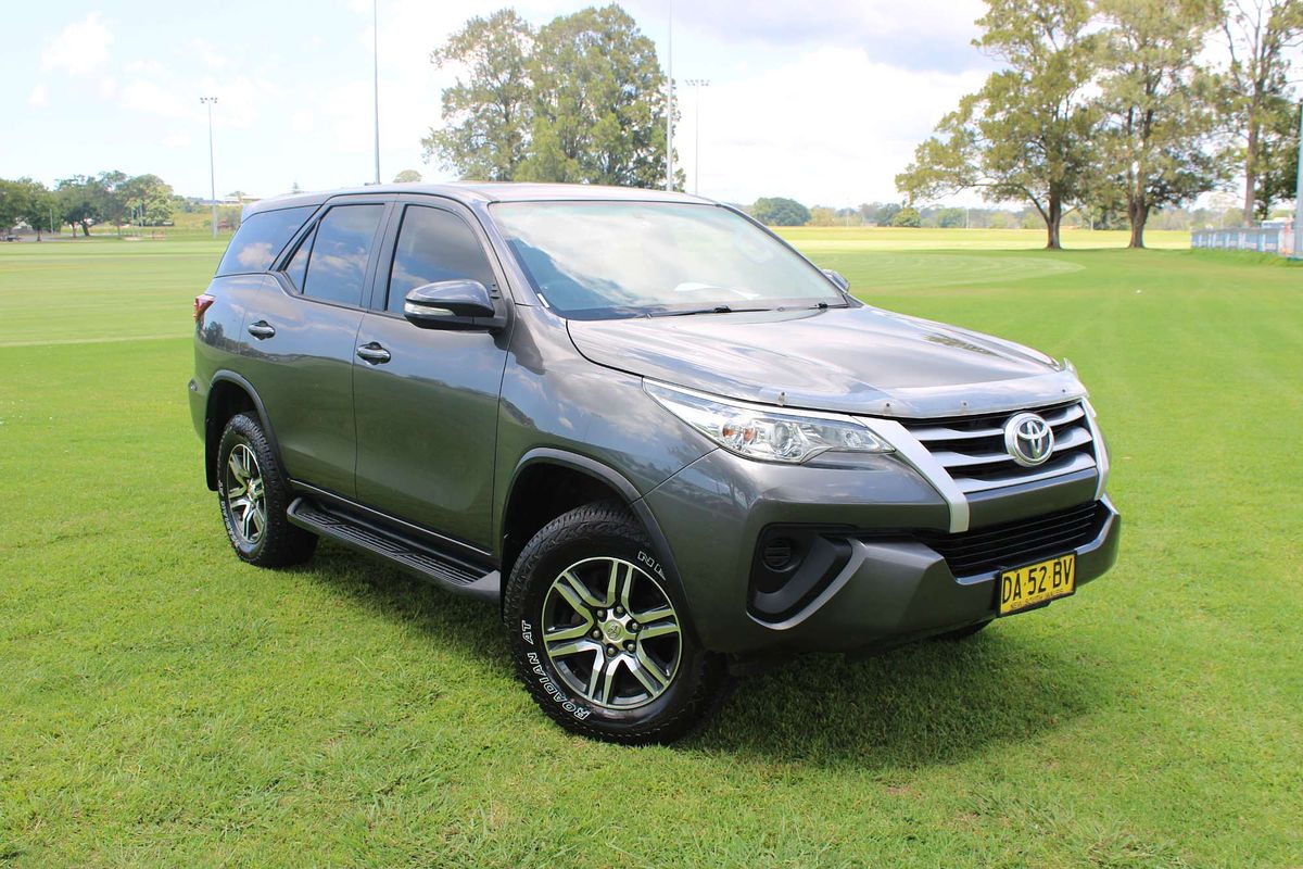 Fortuner GX 2.8L T Diesel Automatic Wagon 1Y17090 001