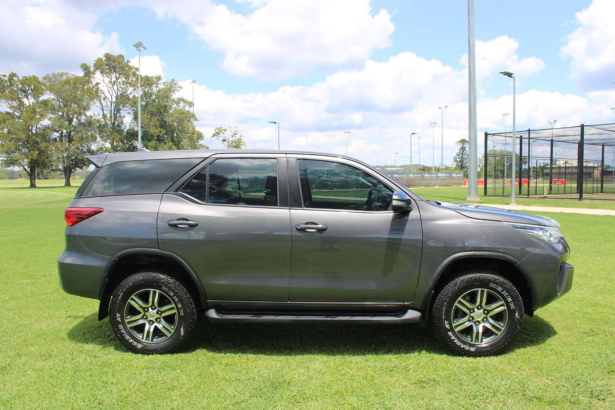 Fortuner GX 2.8L T Diesel Automatic Wagon 1Y17090 001