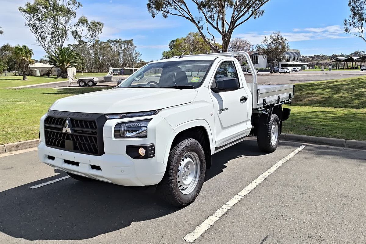 2025 Mitsubishi Triton GLX MV 4X4