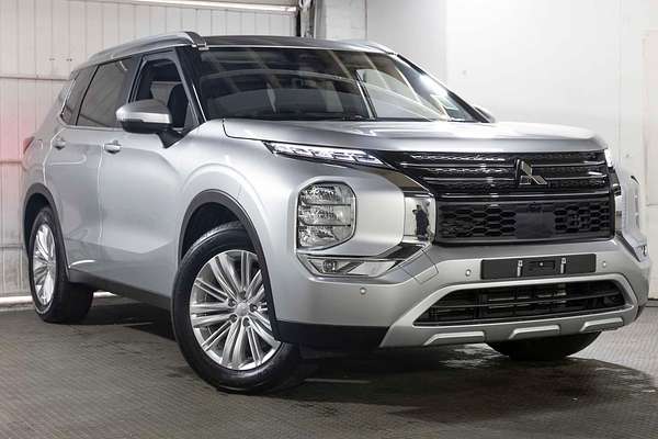 2024 Mitsubishi Outlander LS ZM