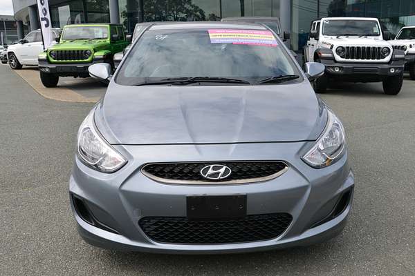 2017 Hyundai Accent Sport RB6 thumb-2