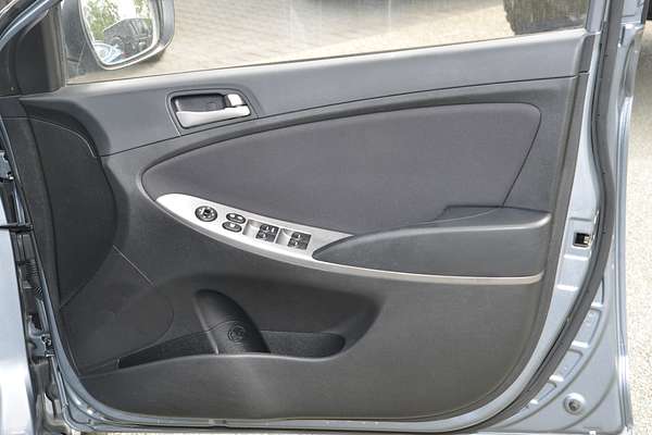 2017 Hyundai Accent Sport RB6 thumb-15