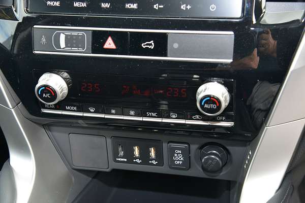 2024 Mitsubishi Pajero Sport GLS QG thumb-13