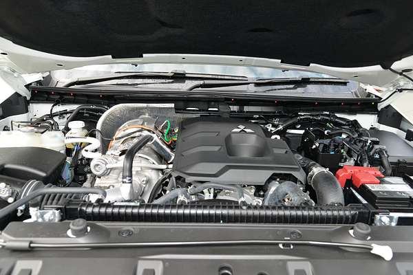 2025 Mitsubishi Triton GLS MV 4X4 thumb-7