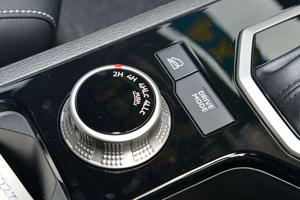 2025 Mitsubishi Triton GLS MV 4X4 thumb-14