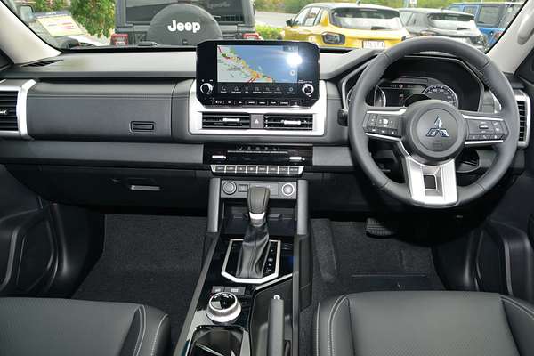 2025 Mitsubishi Triton GLS MV 4X4 thumb-17