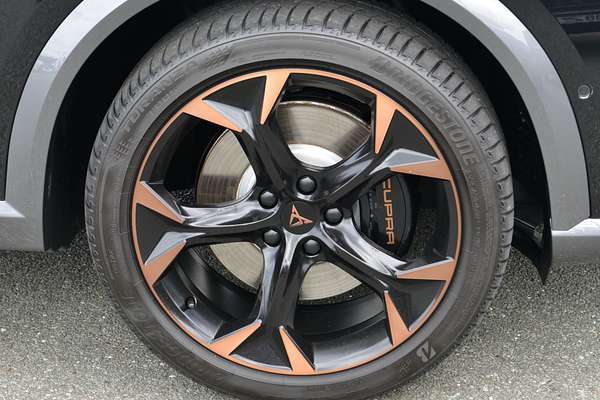 2024 CUPRA Formentor VZx KM thumb-3