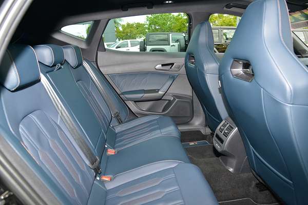 2024 CUPRA Formentor VZx KM thumb-8