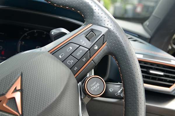 2024 CUPRA Formentor VZx KM thumb-13