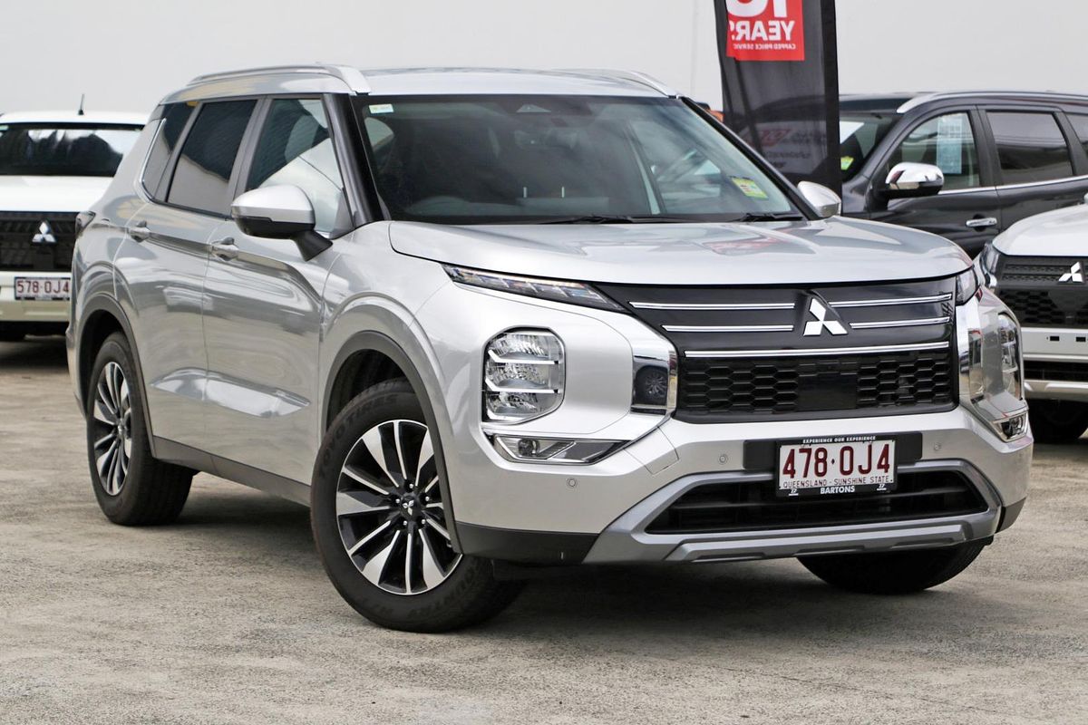 2025 Mitsubishi Outlander LS ZM