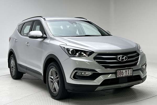 2017 Hyundai Santa Fe Active DM5 Series II thumb-0