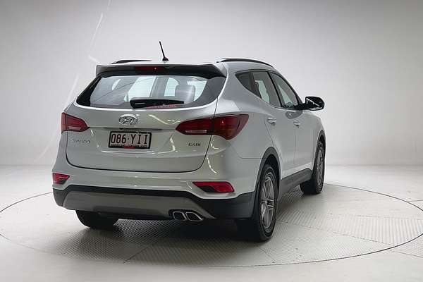 2017 Hyundai Santa Fe Active DM5 Series II thumb-1