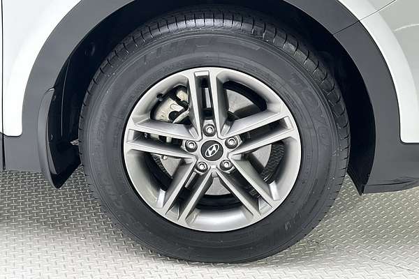 2017 Hyundai Santa Fe Active DM5 Series II thumb-9