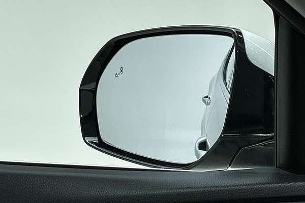 2017 Hyundai Santa Fe Active DM5 Series II thumb-17