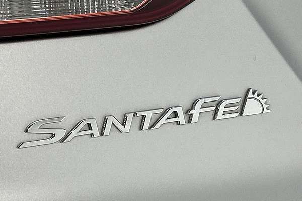 2017 Hyundai Santa Fe Active DM5 Series II thumb-21