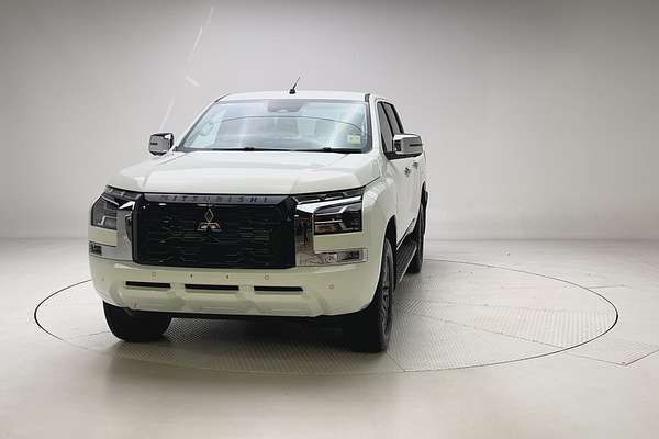 2025 Mitsubishi Triton GLS MV 4X4 thumb-2