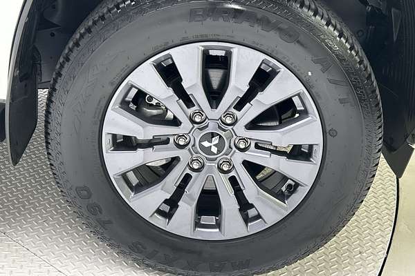 2025 Mitsubishi Triton GLS MV 4X4 thumb-9