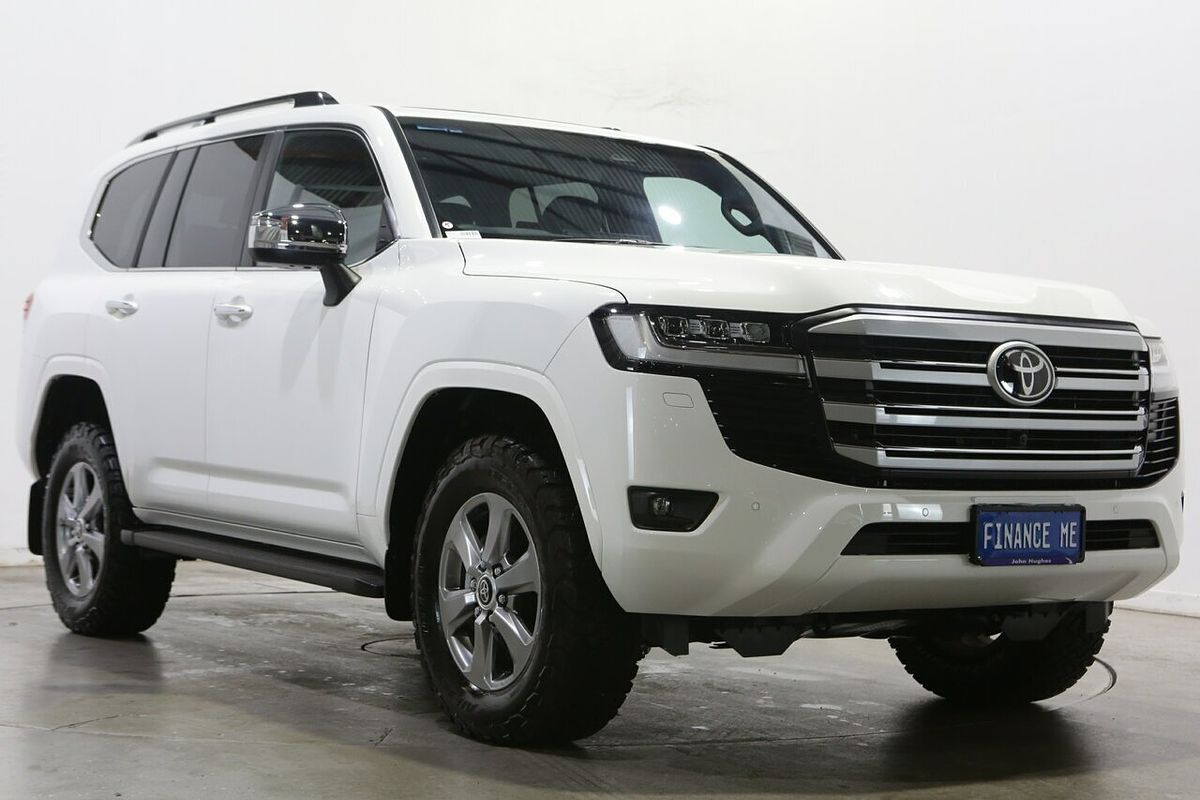 2025 Toyota Landcruiser Sahara FJA300R