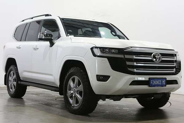 2025 Toyota Landcruiser Sahara FJA300R