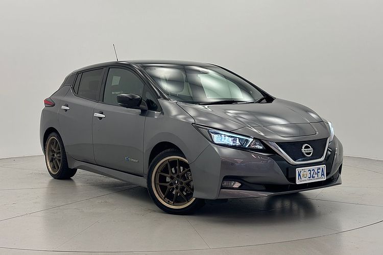 2021 Nissan LEAF ZE1