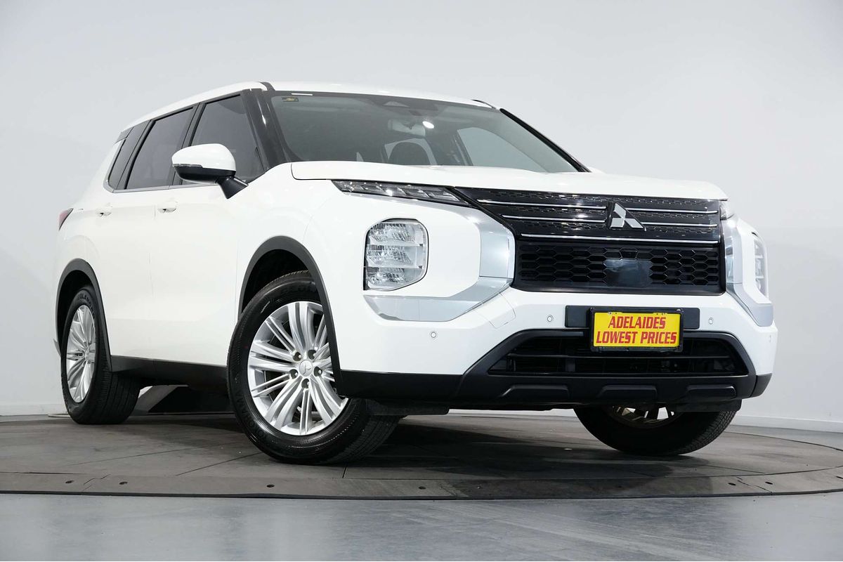 2022 Mitsubishi Outlander ES ZM