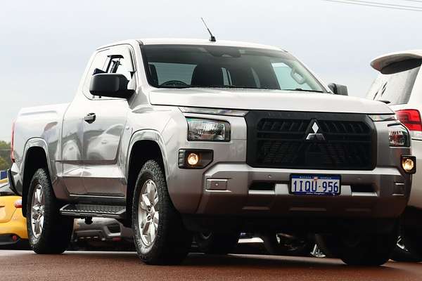 2025 Mitsubishi Triton GLX+ MV 4X4