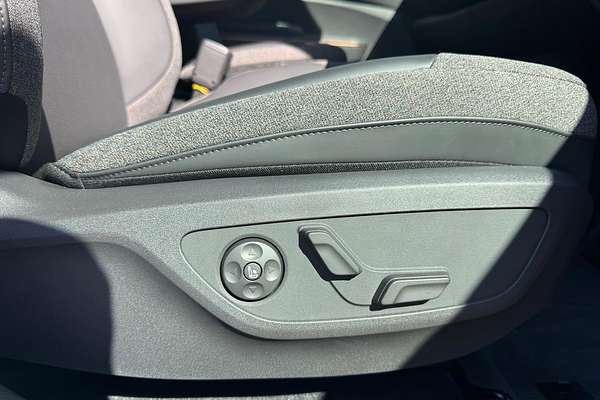 2025 Kia EV5 Air Long Range OVc thumb-16