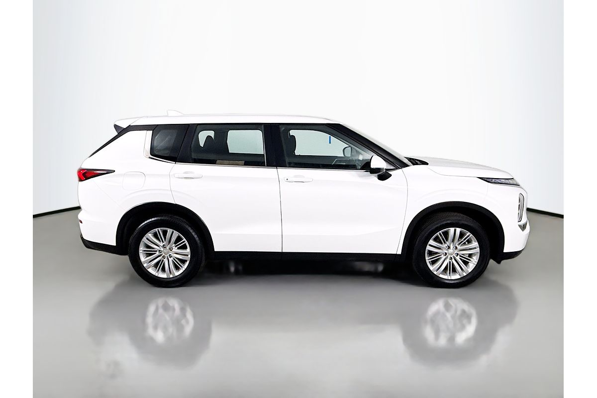 2024 Mitsubishi Outlander ES ZM