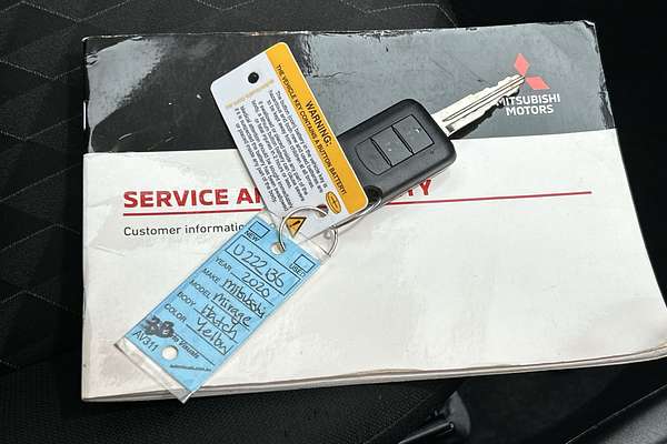 2020 Mitsubishi Mirage ES LB thumb-21