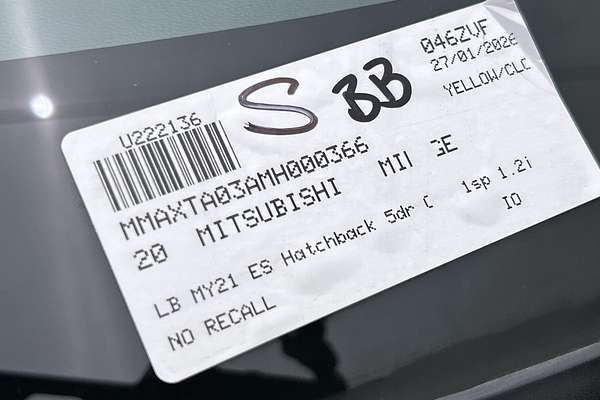 2020 Mitsubishi Mirage ES LB thumb-22