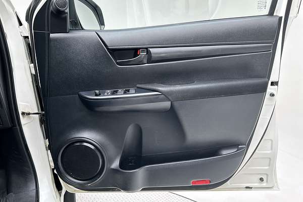 2022 Toyota Hilux SR GUN126R 4X4 thumb-17