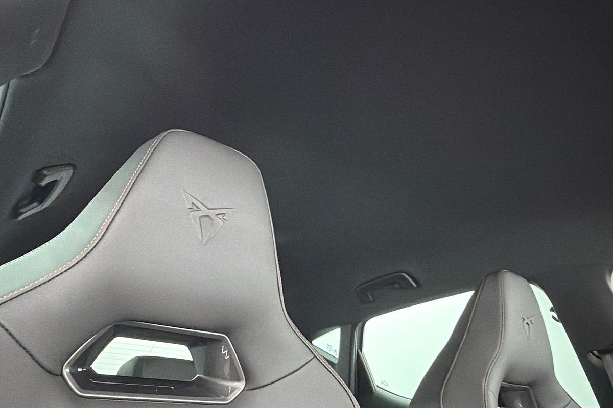 2025 CUPRA Leon VZx KL