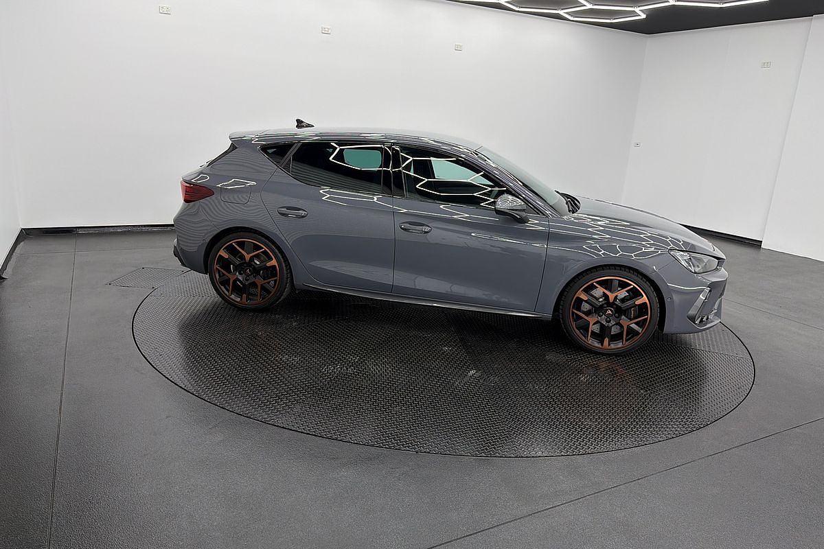 2025 CUPRA Leon VZx KL