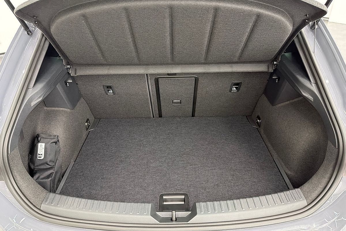 2025 CUPRA Leon VZx KL