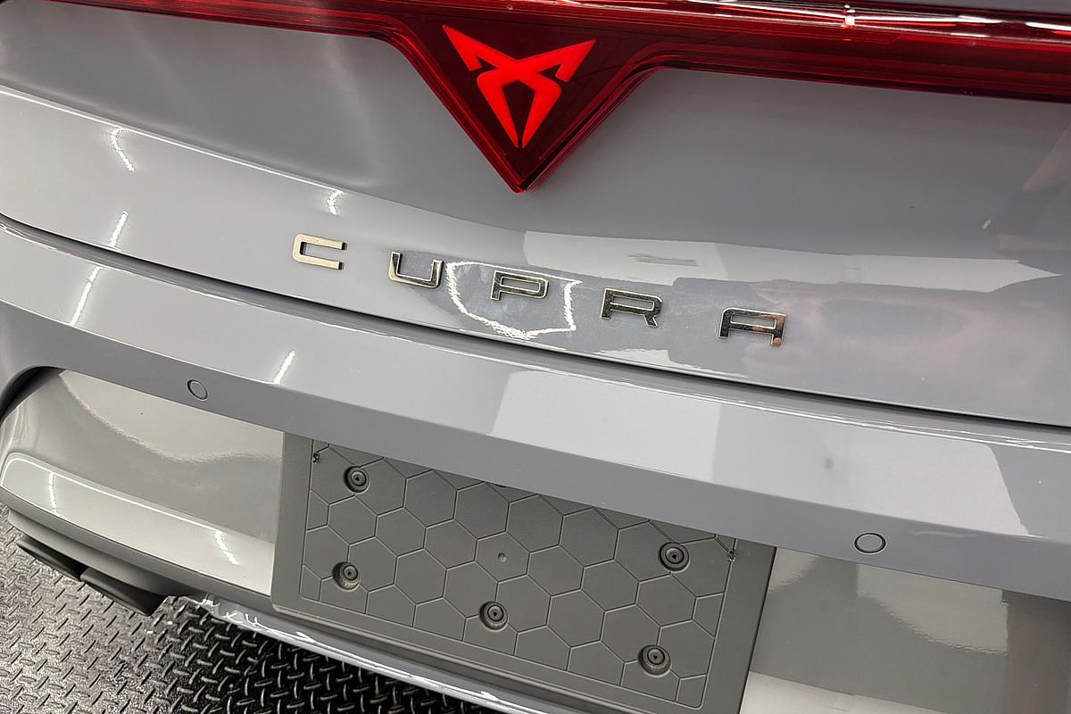 2025 CUPRA Leon VZx KL