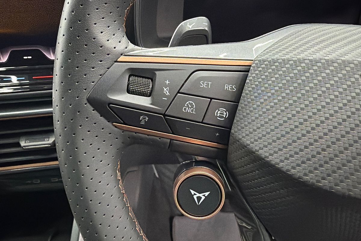 2025 CUPRA Leon VZx KL