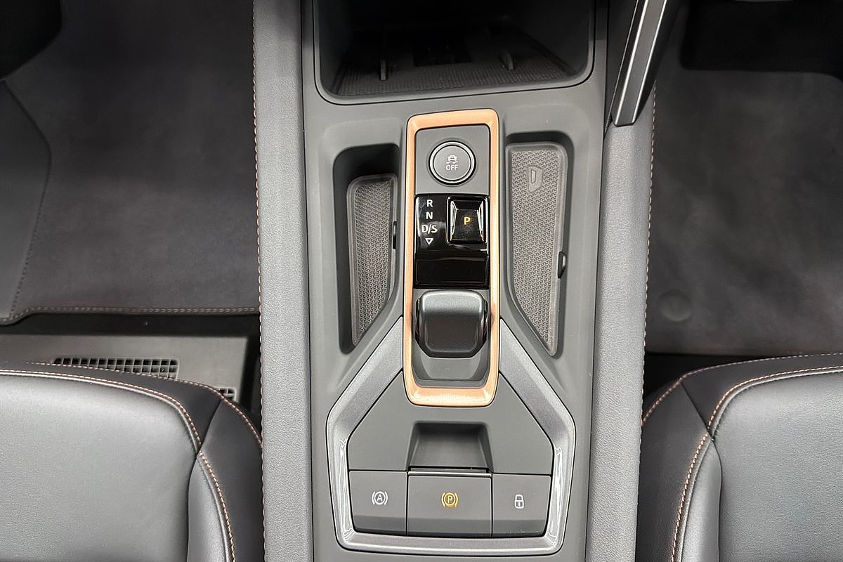 2025 CUPRA Leon VZx KL