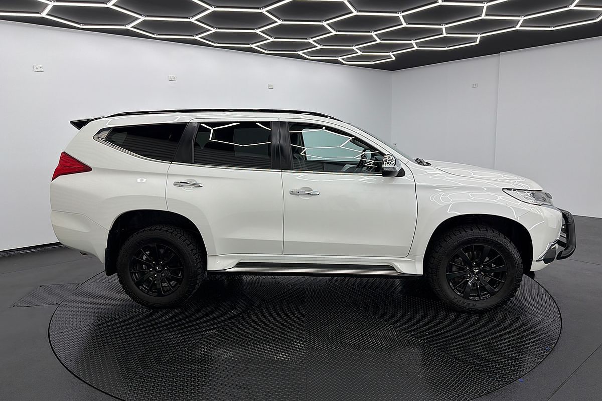 2019 Mitsubishi Pajero Sport Black Edition QE