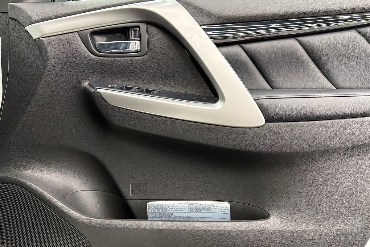 2019 Mitsubishi Pajero Sport Black Edition QE