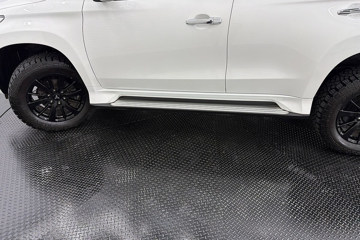 2019 Mitsubishi Pajero Sport Black Edition QE