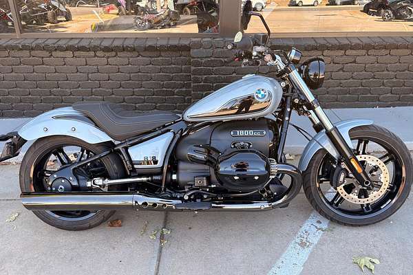 2025 BMW R 18 Blacked Out R 18