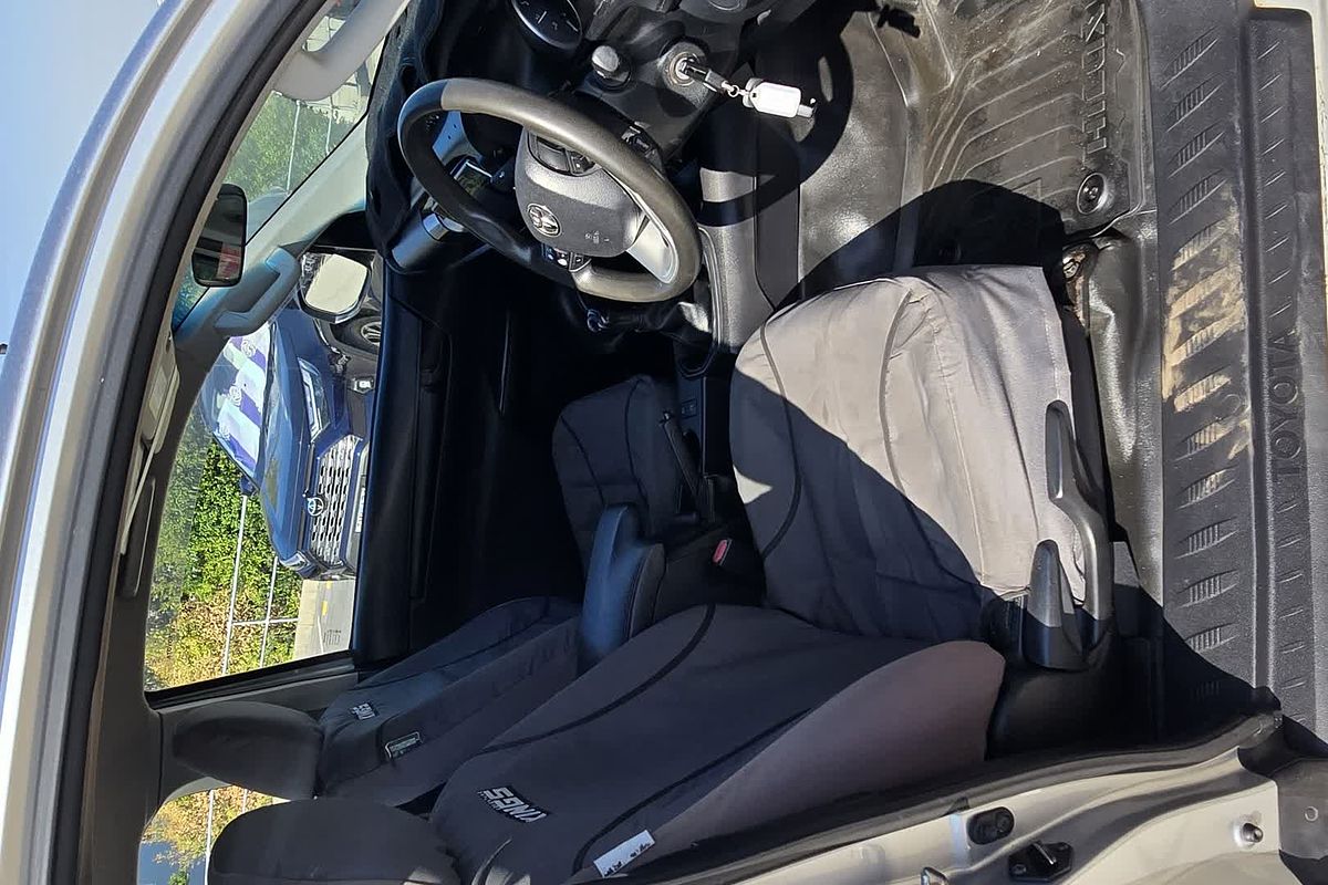 2018 Toyota Hilux SR (4x4) GUN126R MY17 4X4