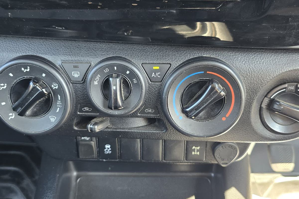 2018 Toyota Hilux SR (4x4) GUN126R MY17 4X4