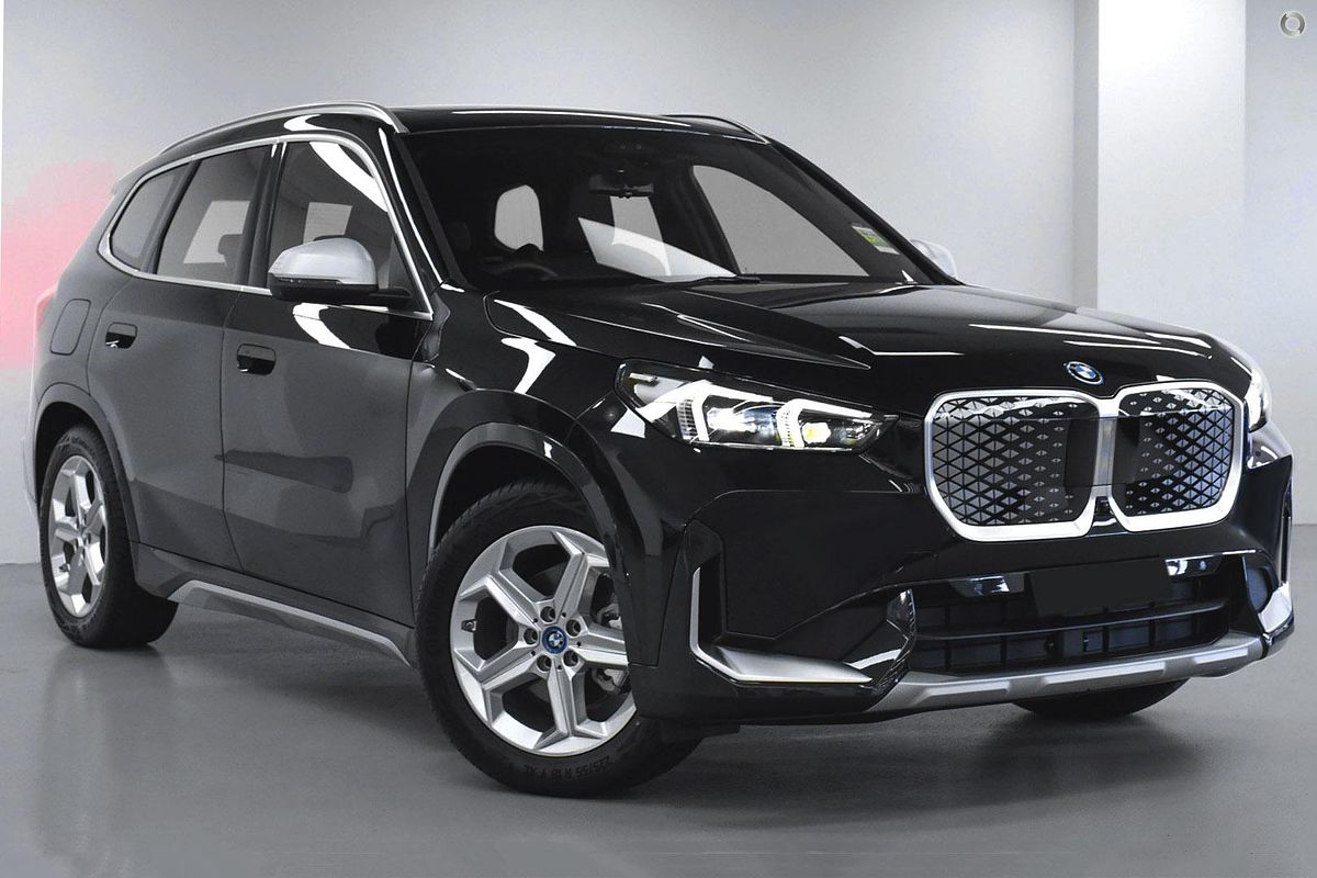 2024 BMW iX1 eDrive20 xLine U11