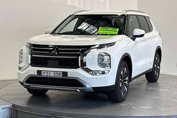 2025 Mitsubishi Outlander LS ZM