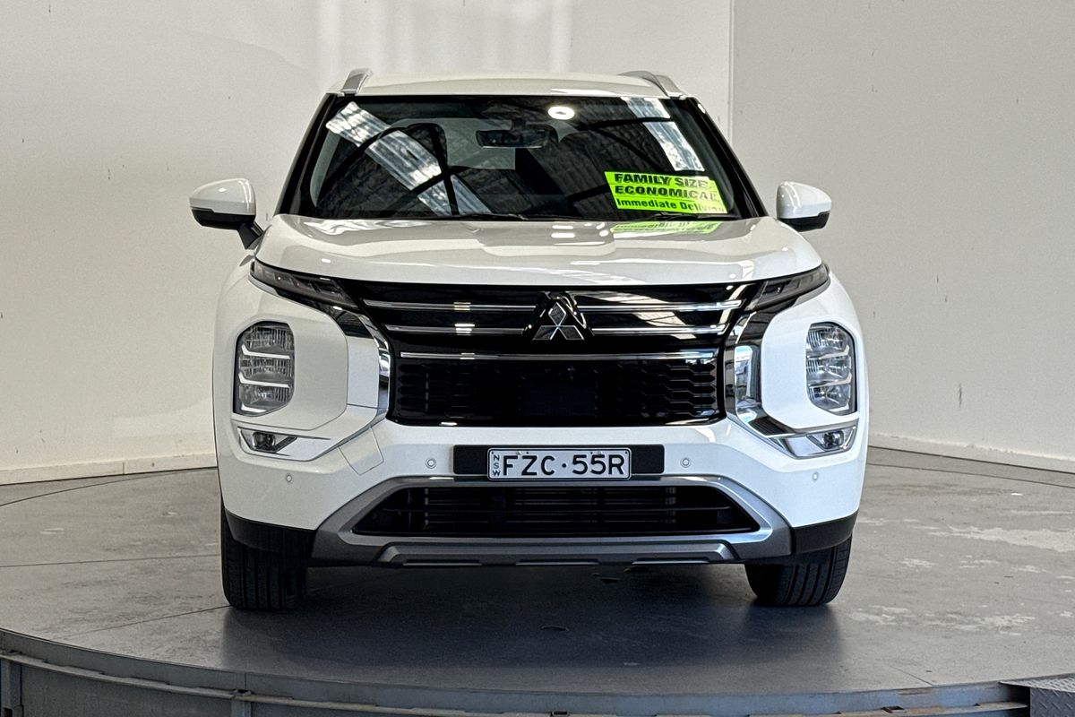 2025 Mitsubishi Outlander LS ZM